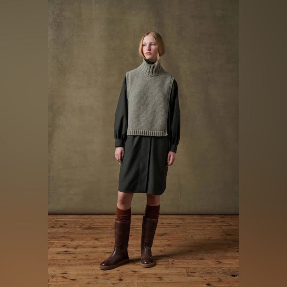 NWOT Soeur Or Pullover Vest